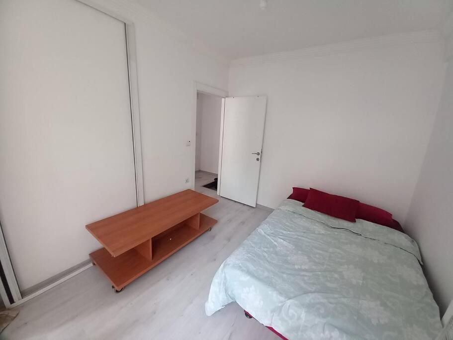 Duplex 2+1 Apt With Garden In Centre Daire Antalya